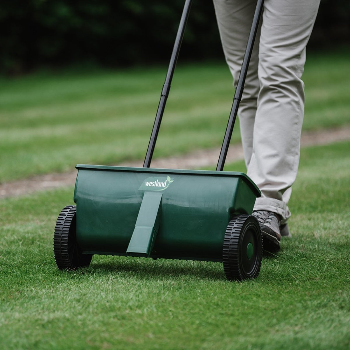 Lawncare – Feed, Seed & Moss Control
