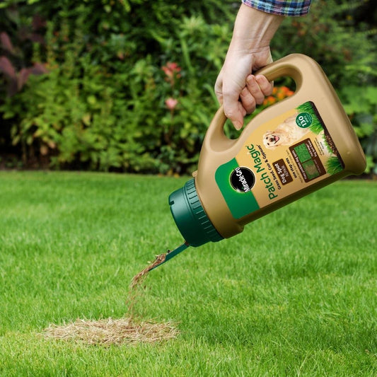Miracle-Gro Patch Magic Dog Spot Grass Seed, Feed & Coir 1015g