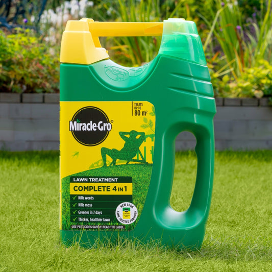 Miracle-Gro Complete 4 in 1 Lawn Treatment 80m2 with Spreader
