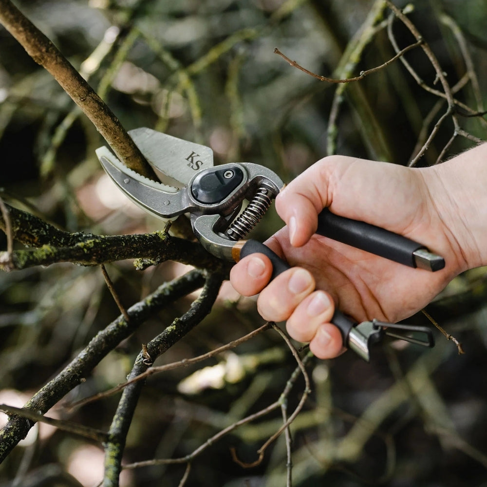 Kent & Stowe Traditional Hard Wood Anvil Secateurs